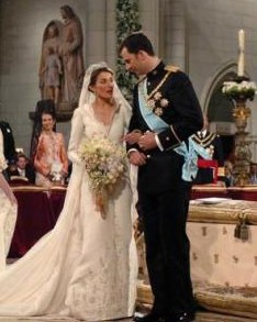 spanish-princess-Letizia-Ortizs-bridal-gown.jpg
